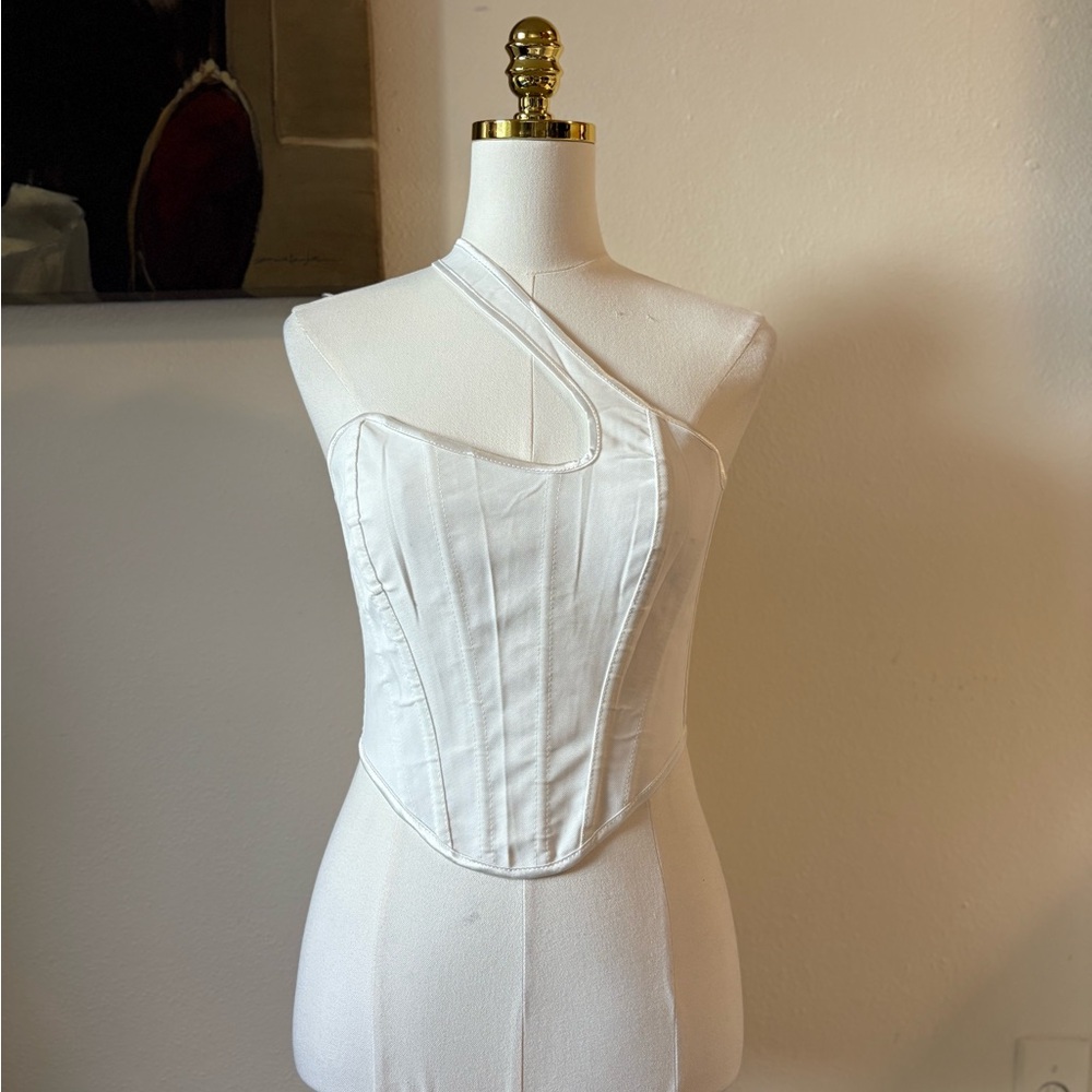 Asymmetrical White Structured Corset - image 1